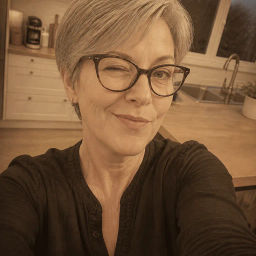 Portrait of Ellie Bartell